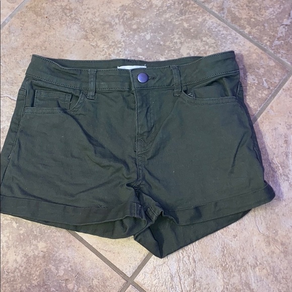 Olive Green Jean shorts!! size 4💓 - Picture 1 of 2